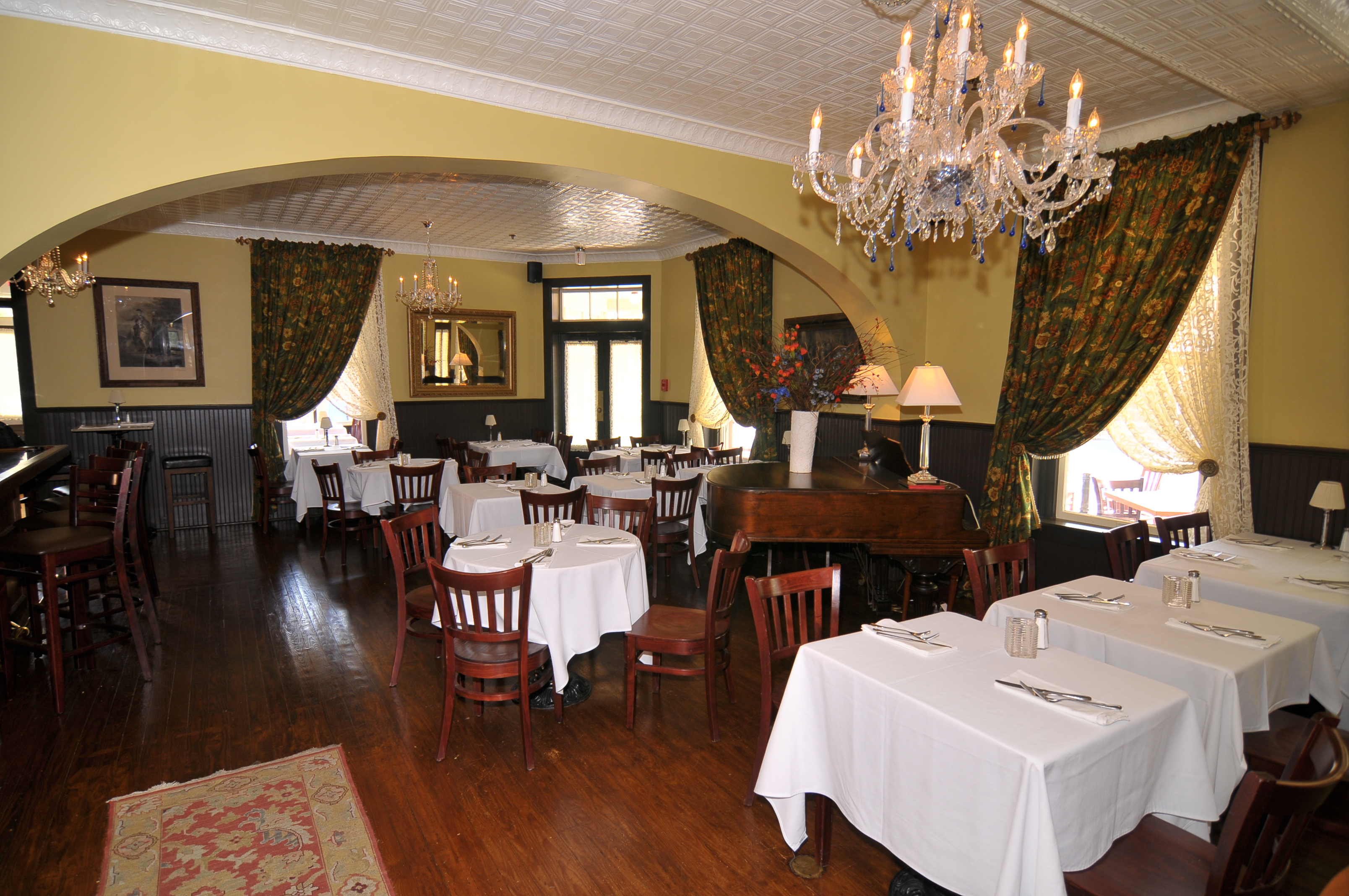 hotel restaurant dining room with tables and chairs