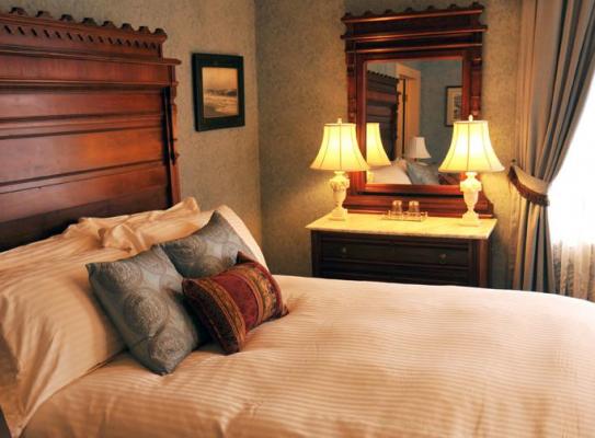 Image of Victorian Bedroom Furniture Atlantic Hotel