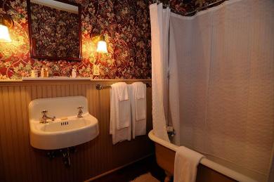 Eliot Room Bathroom Atlantic Hotel