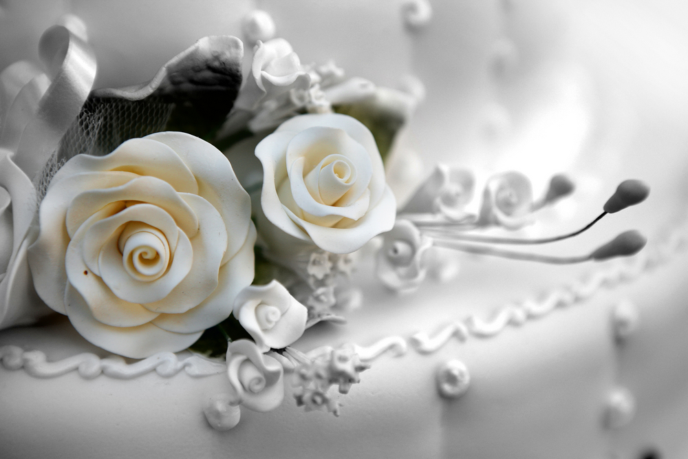 flowers on wedding cake (2) flowers on wedding cake (2)